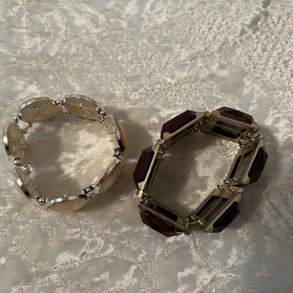 Bracelets - Picture 2 of 6